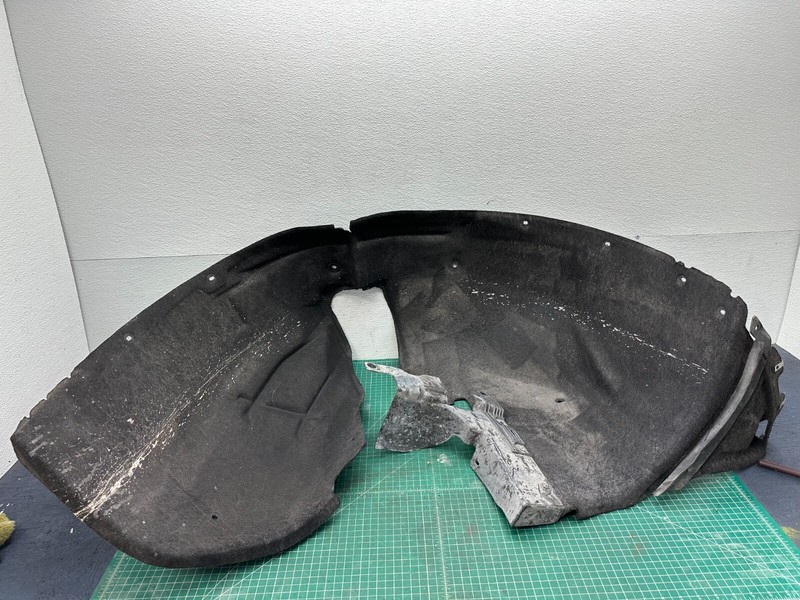 17-25 Cadillac XT5 FRONT RIGHT WHEEL FENDER LINER SPLASH SHIELD OEM