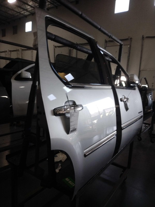 2012 Cadillac Escalade Silver Rear Right Door 428681, 140k Miles, OEM