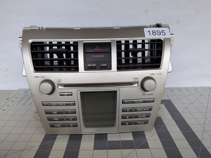 2006 2008 TOYOTA YARIS AM/FM RADIO MP3 DISC CD PLAYER RECEIVER 86120-52690 OEM