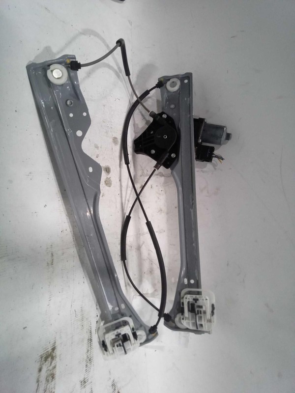 2015 Ford Edge Right Side Window Regulator Black OEM Used 133K Miles
