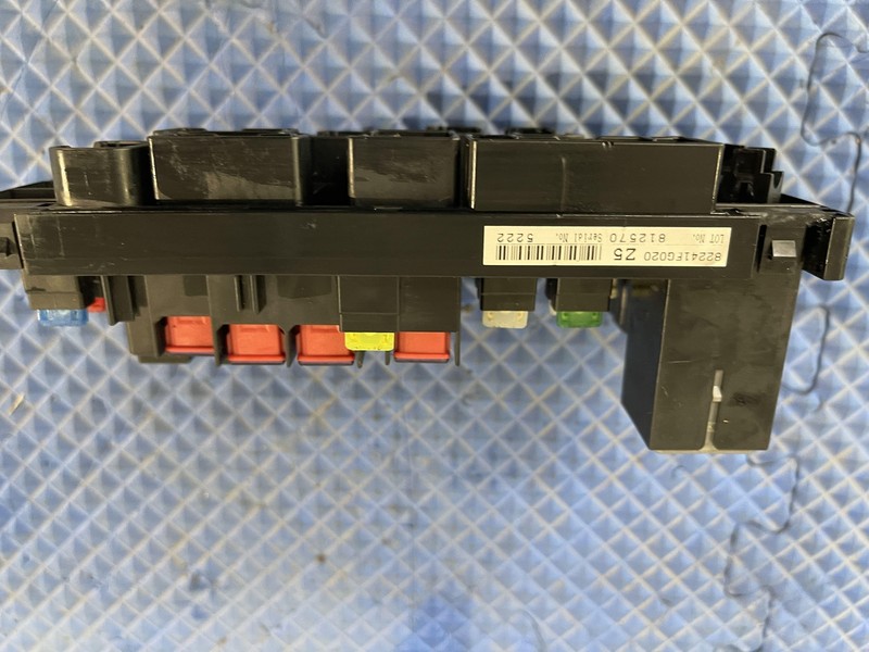 2008-2011 SUBARU IMPREZA WRX FUSE RELAY JUNCTION BOX 82241FG010 OEM *