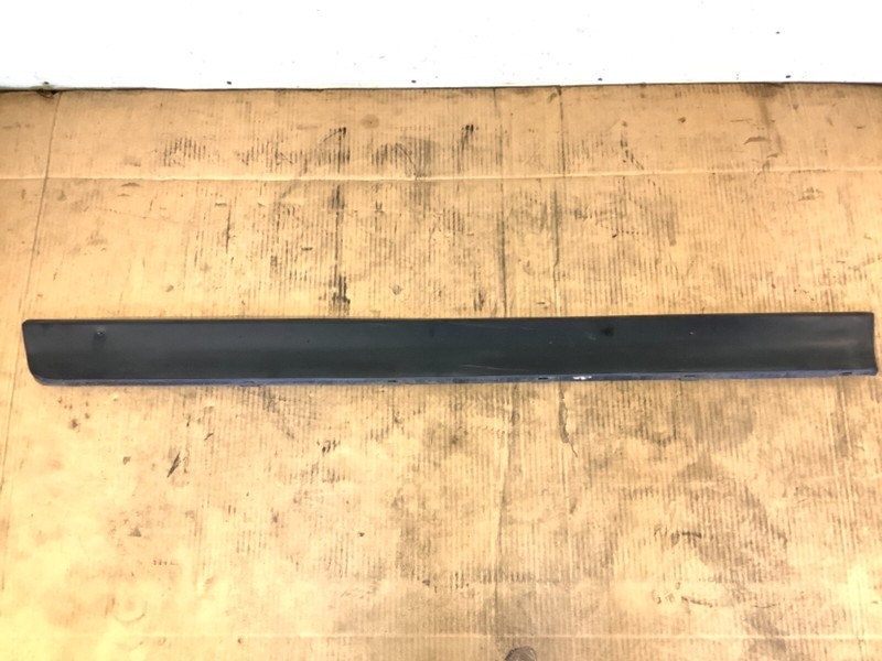 88 89 90 91 CRX Right Front Door Skin Garnish Lower Molding Used OEM