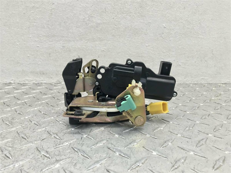 02-05 FORD EXPLORER PASSENGER REAR DOOR LOCK ACUATOR OEM