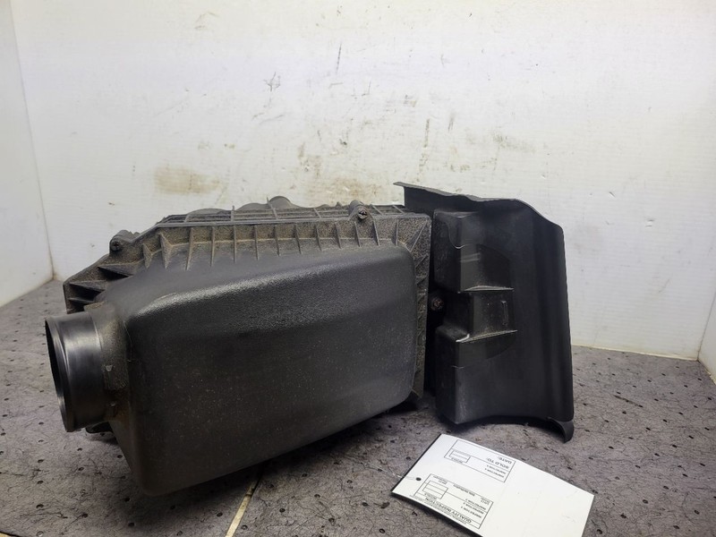 Air Cleaner 3.6L Fits 18-23 WRANGLER 1660427