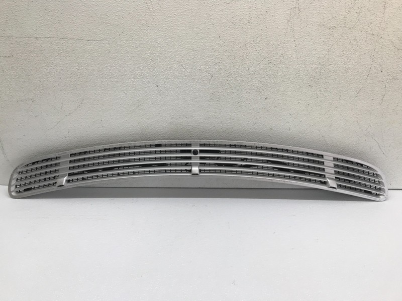 00-06 Mercedes W211 S500 Front Bonnet Hood Vent Grille Grill OEM 2208300272