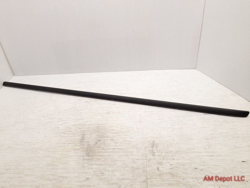 2011 BMW X5 E70 35i 50i Front Right Passenger Door Molding Black 51137158533
