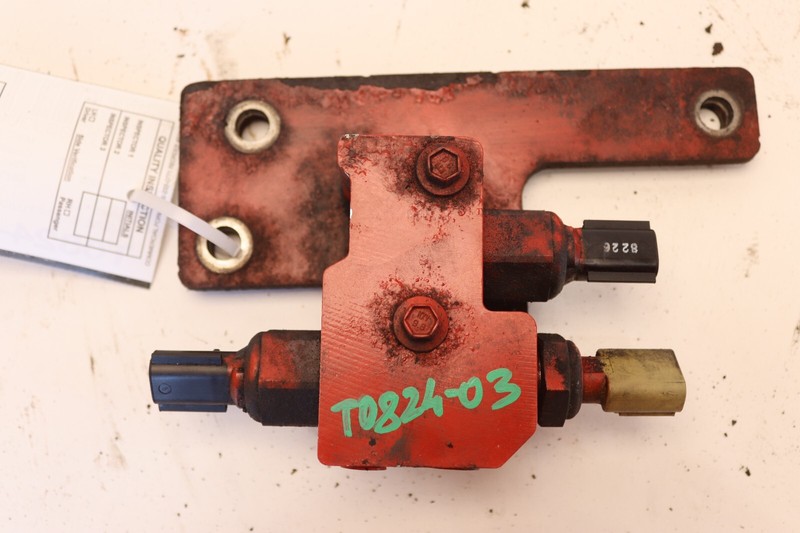 2009 KENWORTH T2000 CUMMINS ISX DPF DOSSER FLUID SHUTOFF W/ BRACKET 3684054 OEM