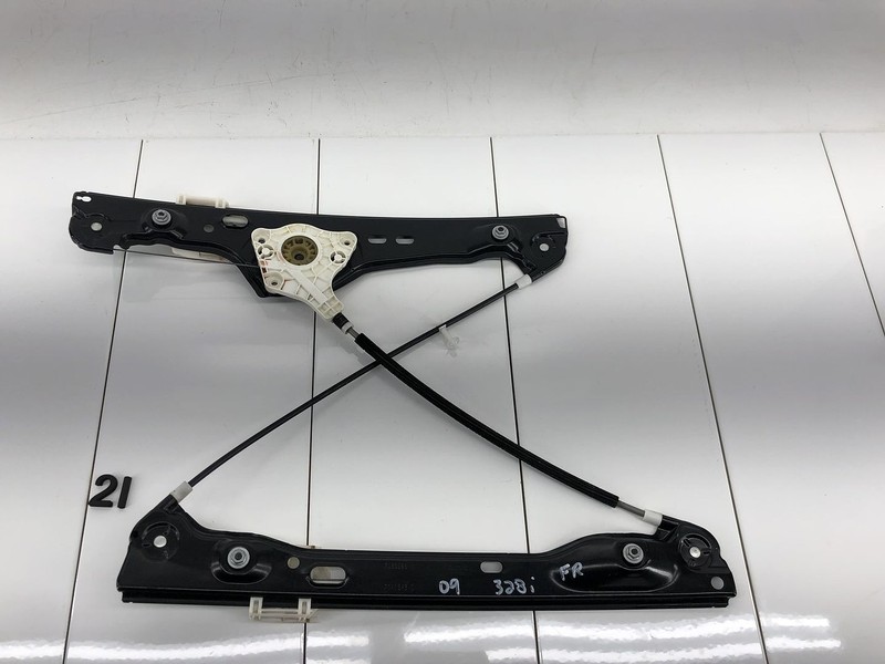 07-12 BMW 328I E90 FRONT RIGHT PASSENGER SIDE DOOR WINDOW REGULATOR OEM