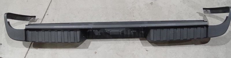 2015-2019 GMC Sierra Silverado 2500 3500 SRW Rear Bumper Center Step Pad 8407828