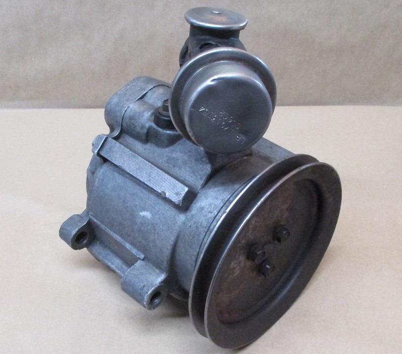 DODGE CHRYSLER SMOG AIR PUMP 612R-7801153 WITH PULLEY 3870088