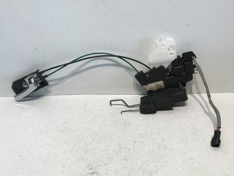 Hyundai Entourage Sedona Front Right Passenger Side Lock Actuator Handle
