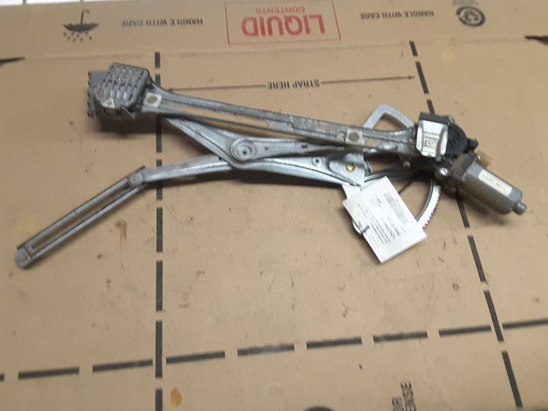 99 00 01 02 COUGAR R. FRT WINDOW REGULATOR 97128