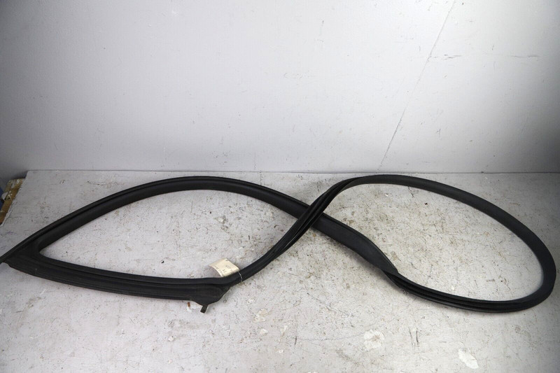 Maserati Ghibli Front Right Door Weatherstrip Seal OEM 2014-2020 60K Black