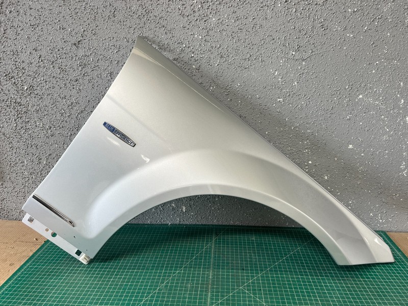 08-14 Mercedes C-class W204 FRONT RIGHT PASSENGER SIDE FENDER WING Gray OEM