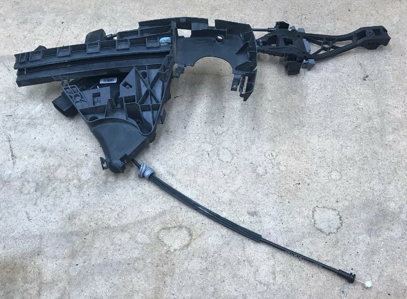 2004-2007 VOLVO S40 SEDAN REAR RIGHT SIDE DOOR LOCK LATCH ACTUATOR OEM