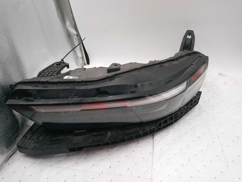 2023 Honda Accord Left Headlight Assembly White Used, Missing Screws