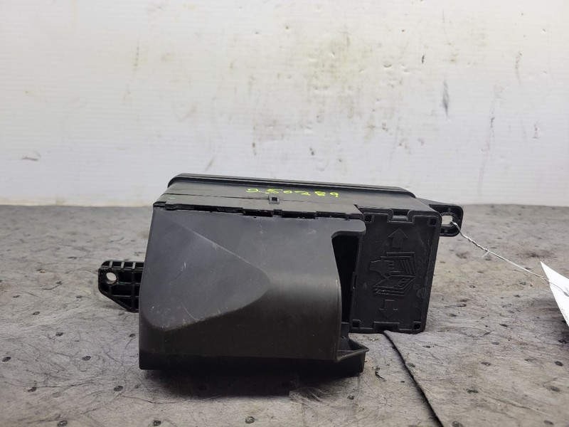 Fuse Junction Box Engine Fits 12-16 COUNTRYMAN 1636667