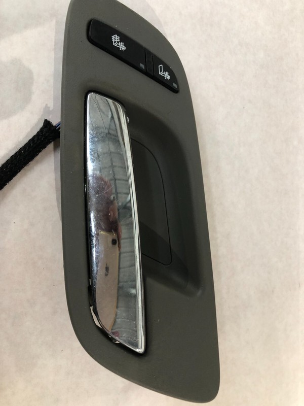 2007-2013 TAHOE YUKON SILVERADO PASSENGER INTERIOR DOOR HANDLE HEATED SWITCH OEM