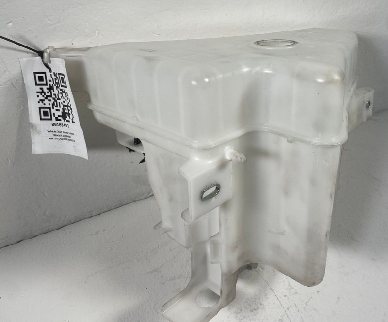 2022 - 2026 TOYOTA TUNDRA WINDSHIELD WASHER BOTTLE TANK RESERVOIR 3.4L # 108451