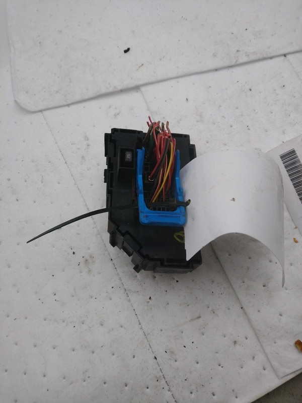 2010 Chevrolet Avalanche 1500 Fuse Box Black Used OEM 3266211 169K Miles