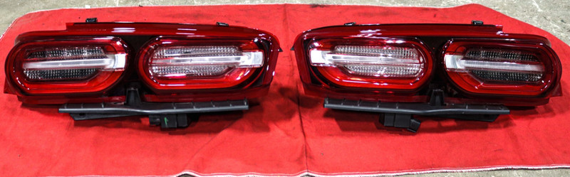 2019-2024 Chevy Camaro Tail Light Set Right & Left Side Led Lights OEM *USED*