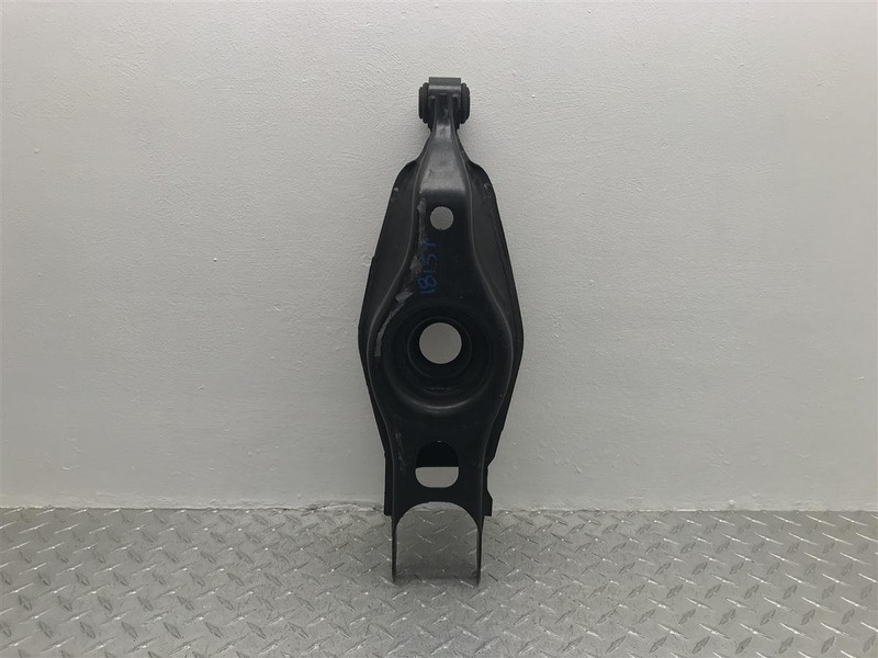 05 06 07 08 09 10 11 12 13 14 15 16 CHRYSLER 300 CENTER SPRING PERCH OEM