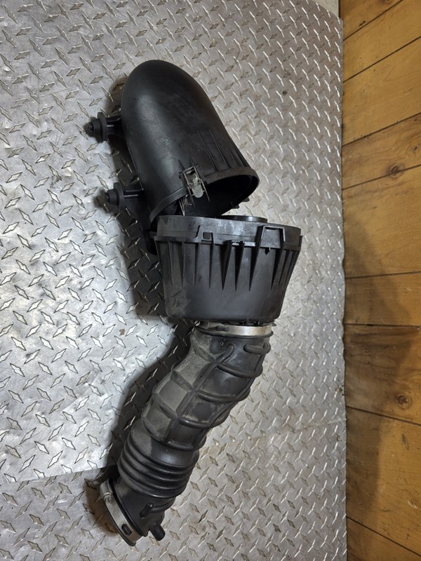 2001 Ford Mustang 3.8 Air Cleaner Box Complete Oem Tested