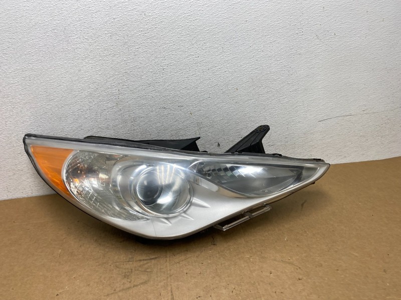 2011 - 2014 Hyundai Sonata Right Passenger Rh Side Headlight Halogen AD6336 DW