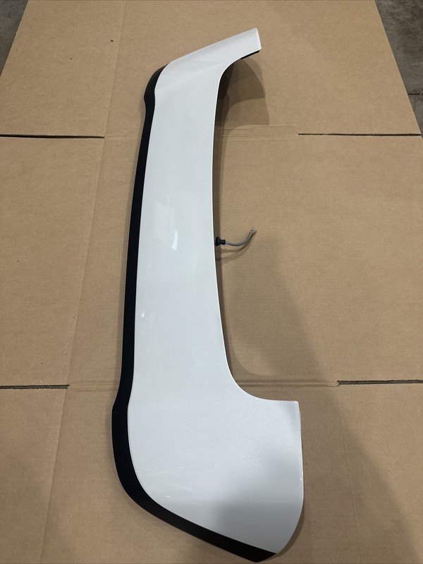 2020-2022 Subaru Outback spoiler Light OEM White 96031ANOOA
