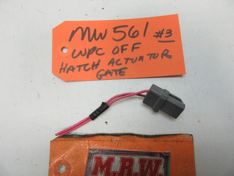 WIRE PLUG CONNECTOR OFF REAR HATCH LATCH BACK GATE ACTUATOR MOTOR LIFT REAR DOOR