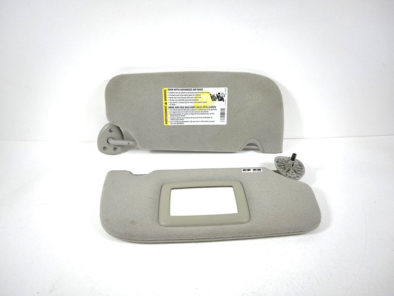 2005-2007 Chevy Trailblazer Envoy Sunvisors Driver Passenger Set Gray No Lights