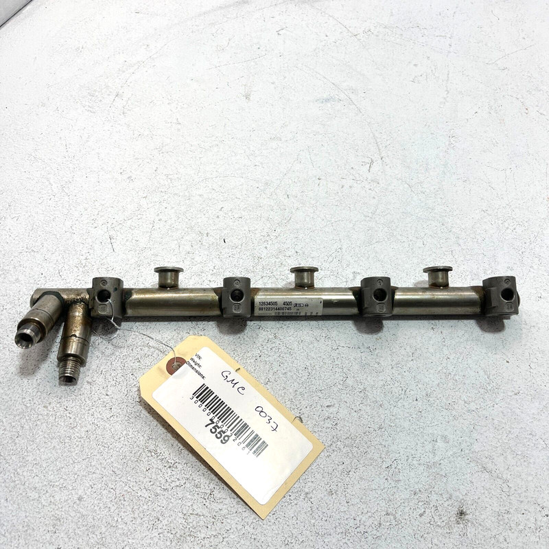 Engine Left Side Fuel Injector Rail 3.6L GMC Acadia 2009-2016 OEM