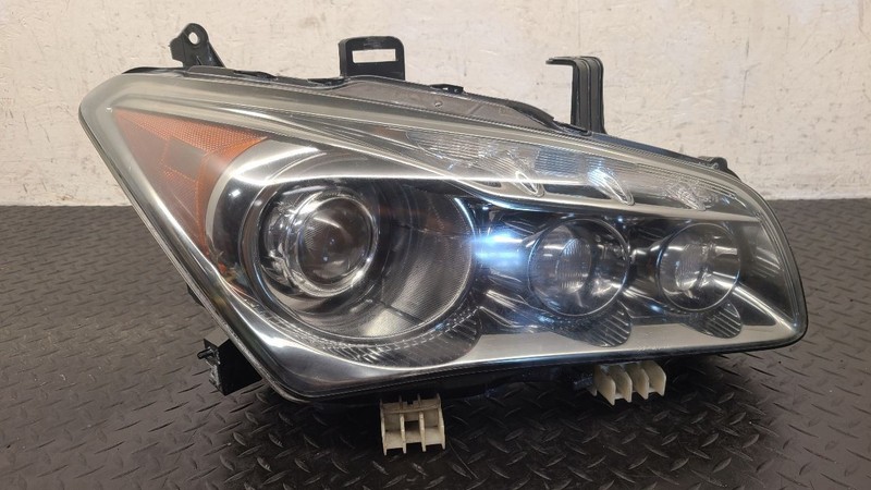 11-13 Infiniti QX56 Right Headlamp Headlight Assm W/O Adaptive OEM 26010-1LA0A
