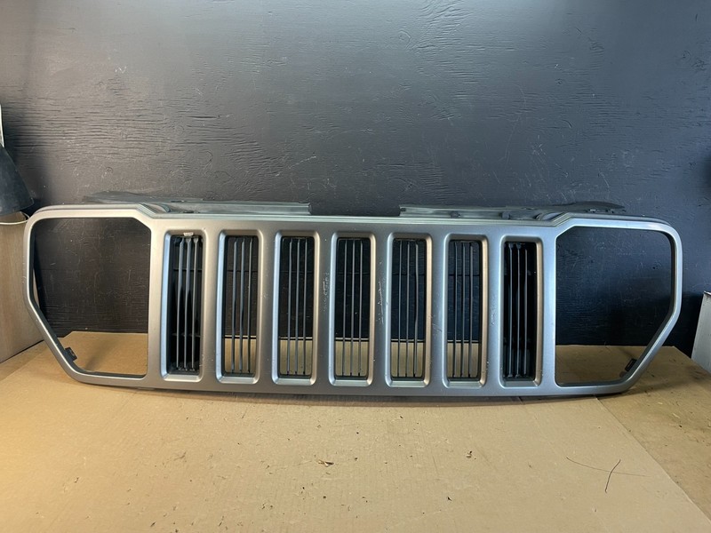 2008 2009 2010 2011 2012 Jeep Liberty Front UpperGrill Grille OEM AD5731 DG