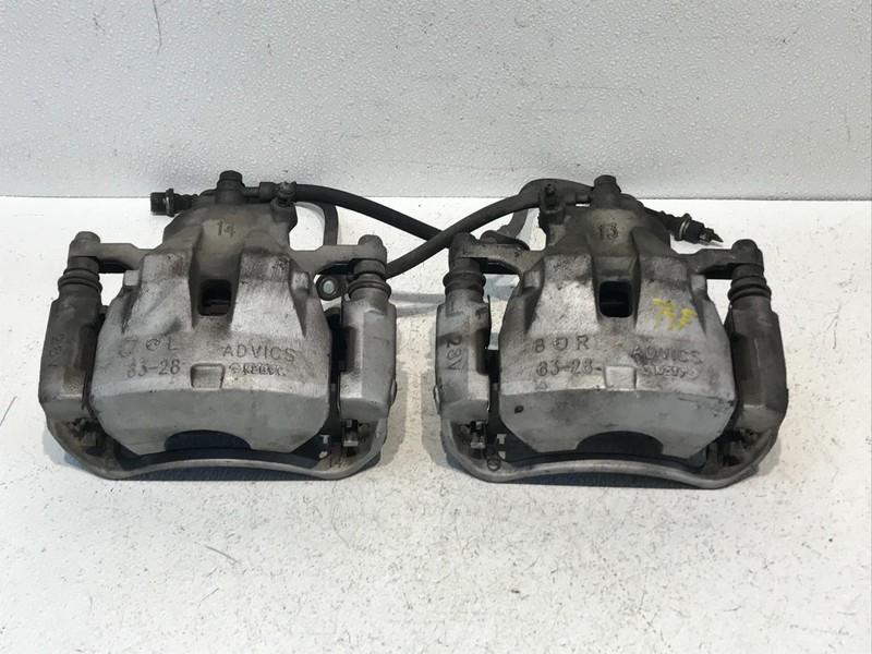2010 TOYOTA Avalon LEFT RIGHT FRONT BRAKE CALIPER PAIR OEM