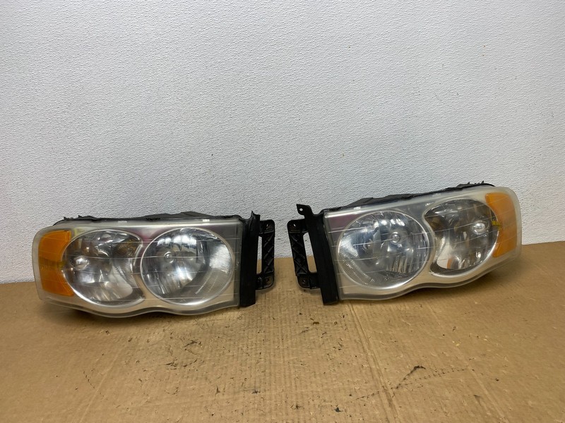 2002 to 2005 Dodge Ram Left+Right Side Headlights AC8160 DW
