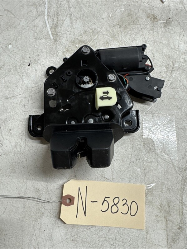 20-23 Tesla Model Y Rear Liftgate Lock Latch Hatch Actuator 1500604-00 5830 B117