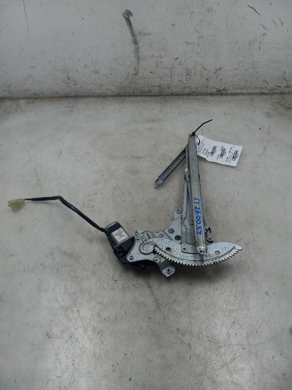 04 05 06 SCION XB FRONT DRIVER LEFT WINDOW REGULATOR