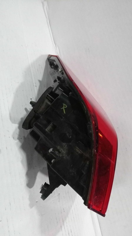 2021 Volkswagen Tiguan Right Tail Light Assembly White OEM Used 659795