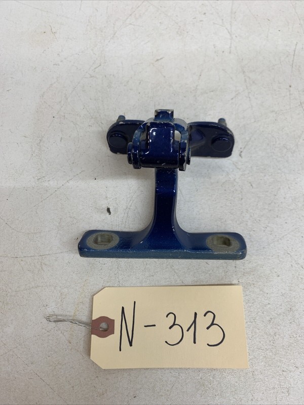 20-22 TESLA MODEL Y LIFTGATE HINGE REAR RIGHT 1500495-00-B 313 B84