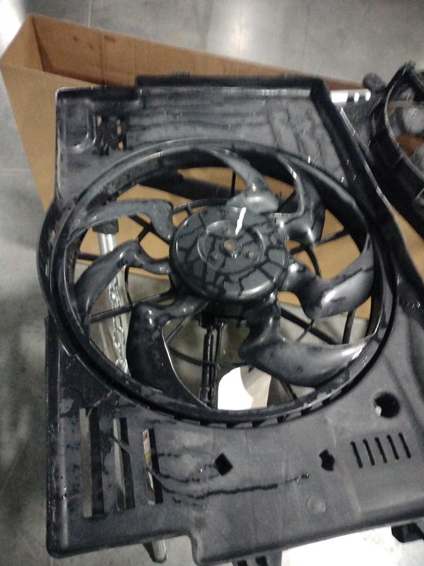 2017 Hyundai Elantra Engine Cooling Fan Motor OEM 25380F3300 Silver 99K Miles