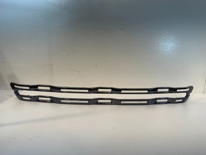 OEM LOWER MOLDING PIECE 2022-23 GMC Sierra 1500 Smoke Chrome Front Grille