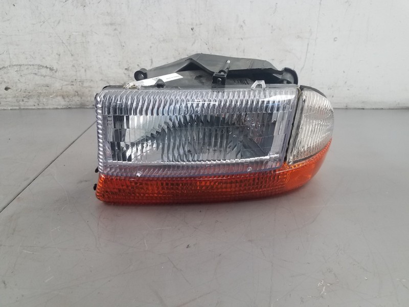 2000 Dodge Dakota R/T Xcab Left Head Light Assembly #6021 Q4