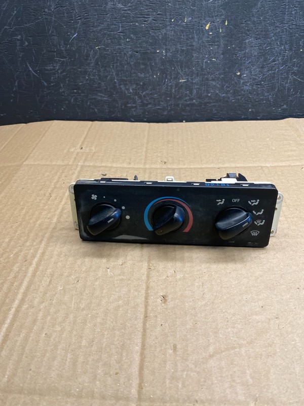 2005 2006 2007 Ford F250 F350 SD Automatic Heater A/C Climate Control AC9319 DG