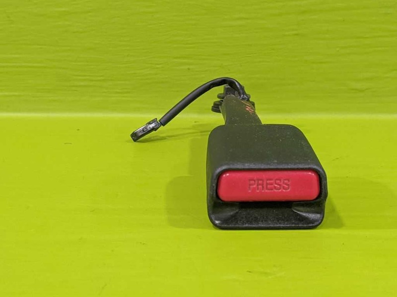 11 12 13 M37 M56 DRIVER LEFT FRONT SEAT BELT BUCKLE OEM 3802-80