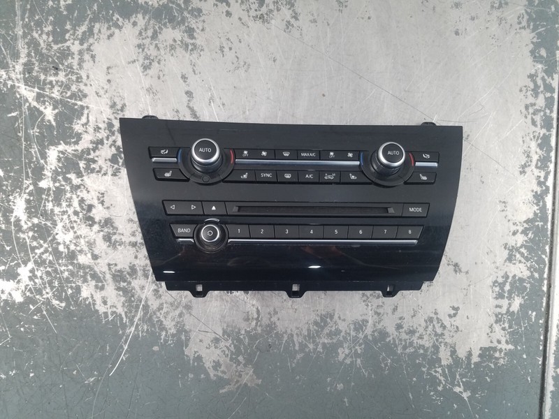 2015 BMW X5M F85 Radio / Climate Control Panel #9227 VV5