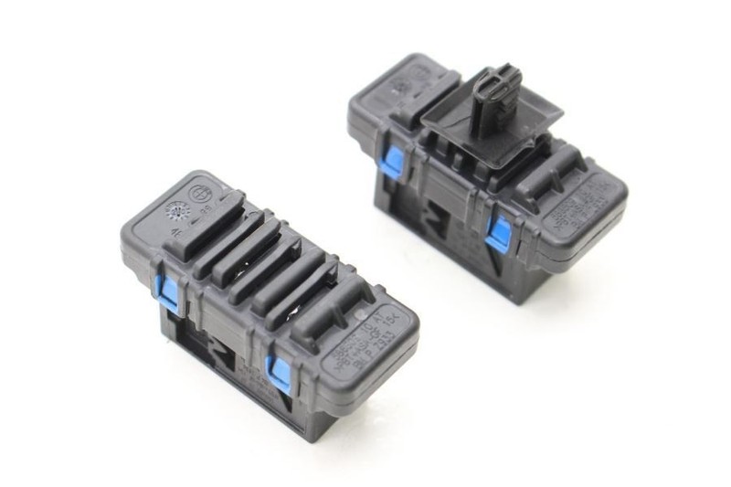 2020-2024 Toyota Supra AT 2.0L 2 Bus Interface Connectors 6814609