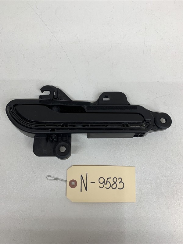20-22 TESLA MODEL Y FRONT RIGHT PASSENGER SIDE EXTERIOR DOOR HANDLE 9583 B41