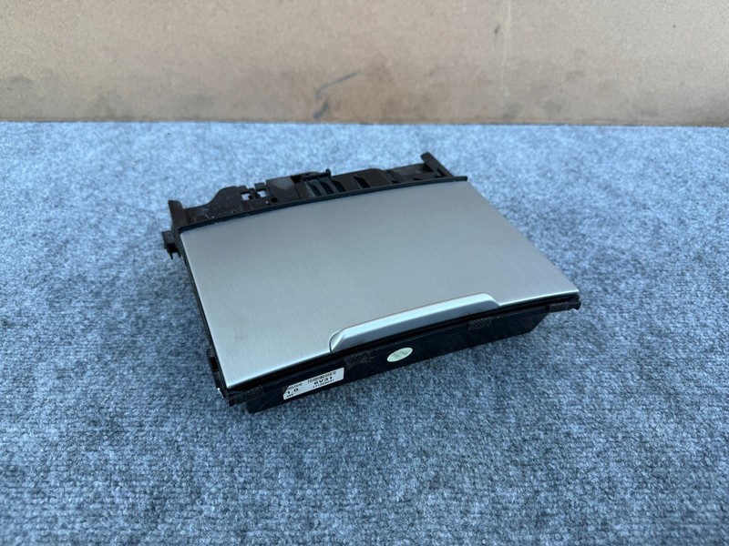 KIA STINGER 2018-2023 OEM CENTER CONSOLE ASHTRAY AUX USB PORT JACK ASSEMBLY