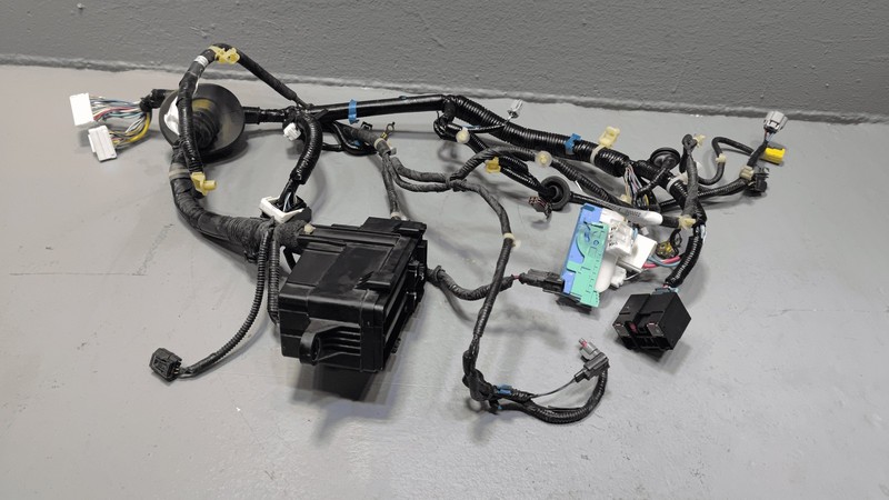 2019 - 2020 ACURA MDX 3.5L ENGINE BAY WIRE HARNESS & FUSE BOX OEM